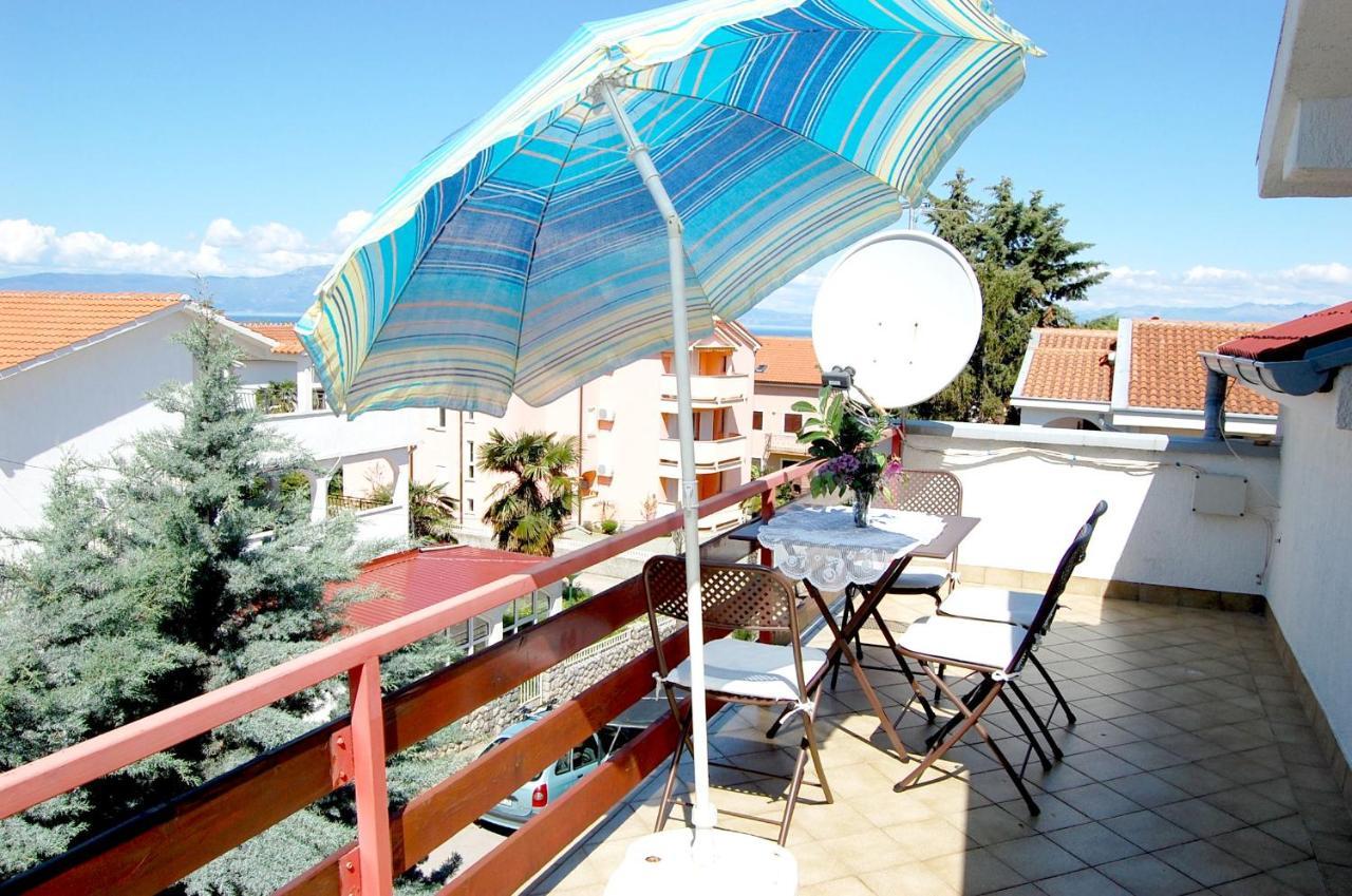 Apartment Ivan By El-Pi Tours Malinska Esterno foto