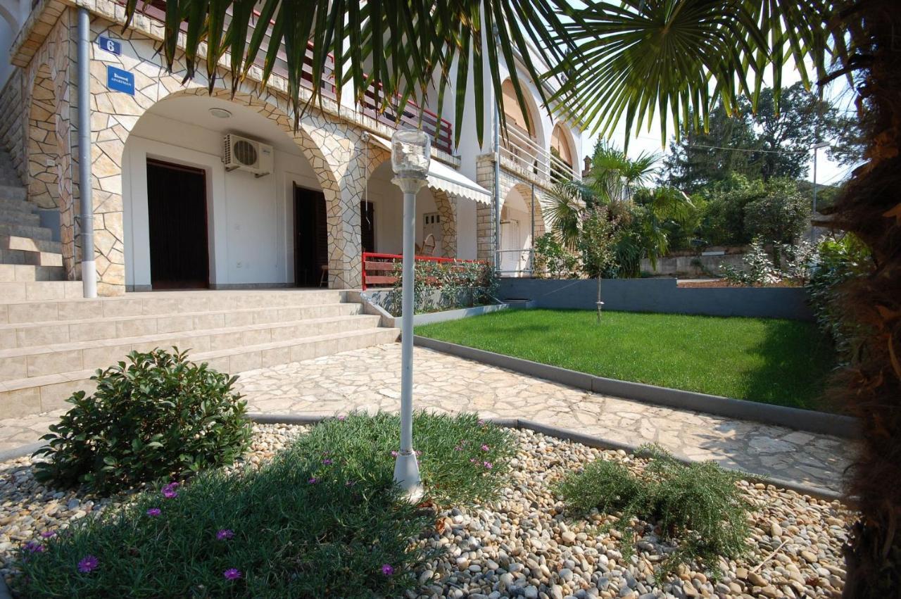 Apartment Ivan By El-Pi Tours Malinska Esterno foto