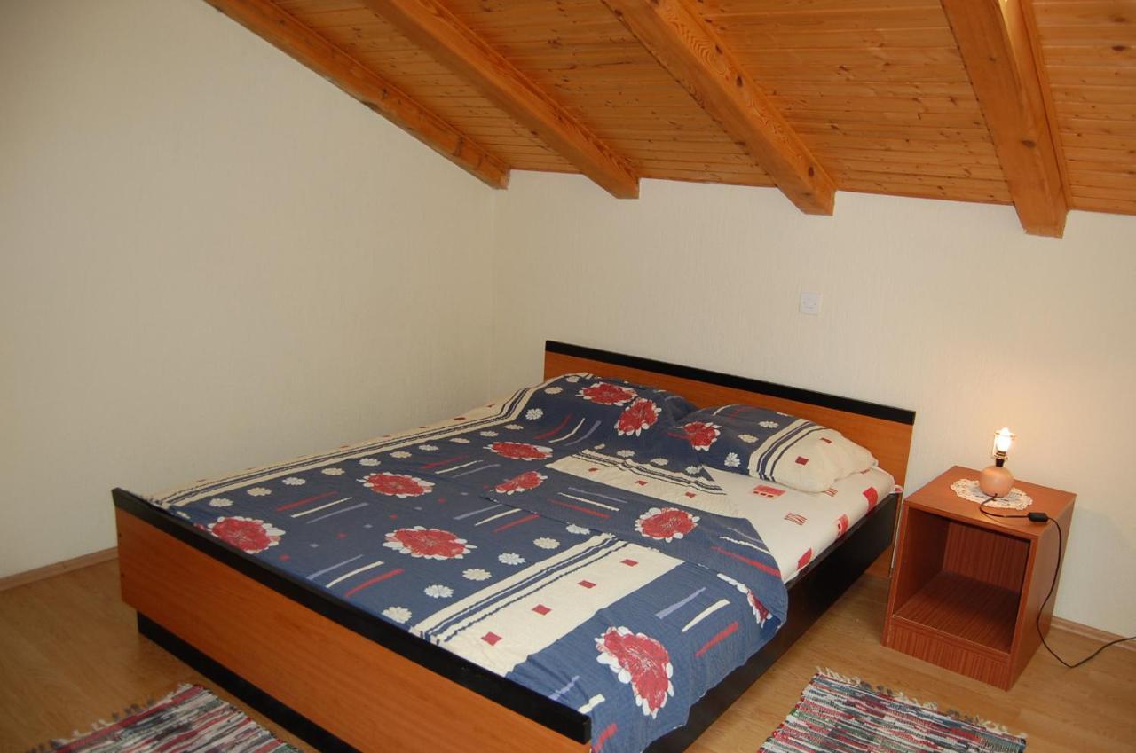 Apartment Ivan By El-Pi Tours Malinska Esterno foto