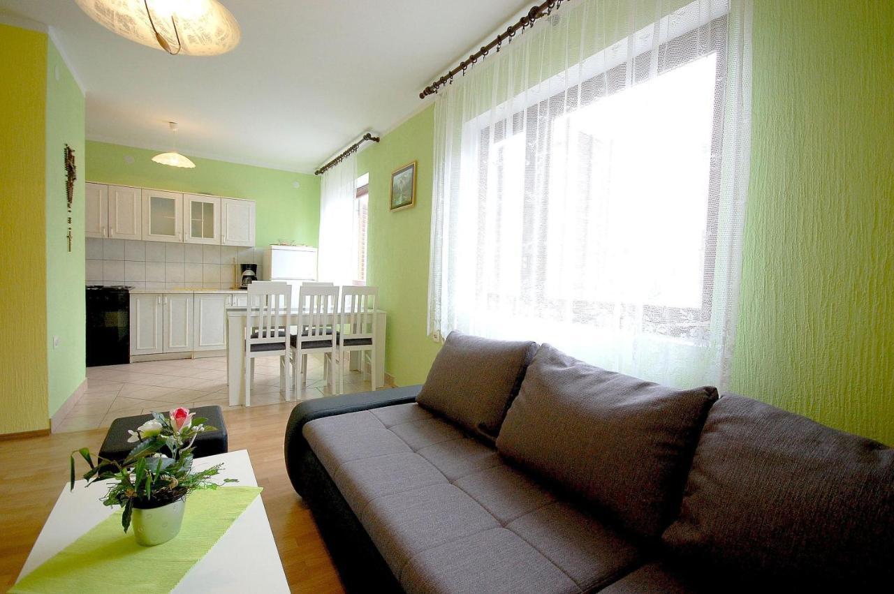 Apartment Ivan By El-Pi Tours Malinska Esterno foto