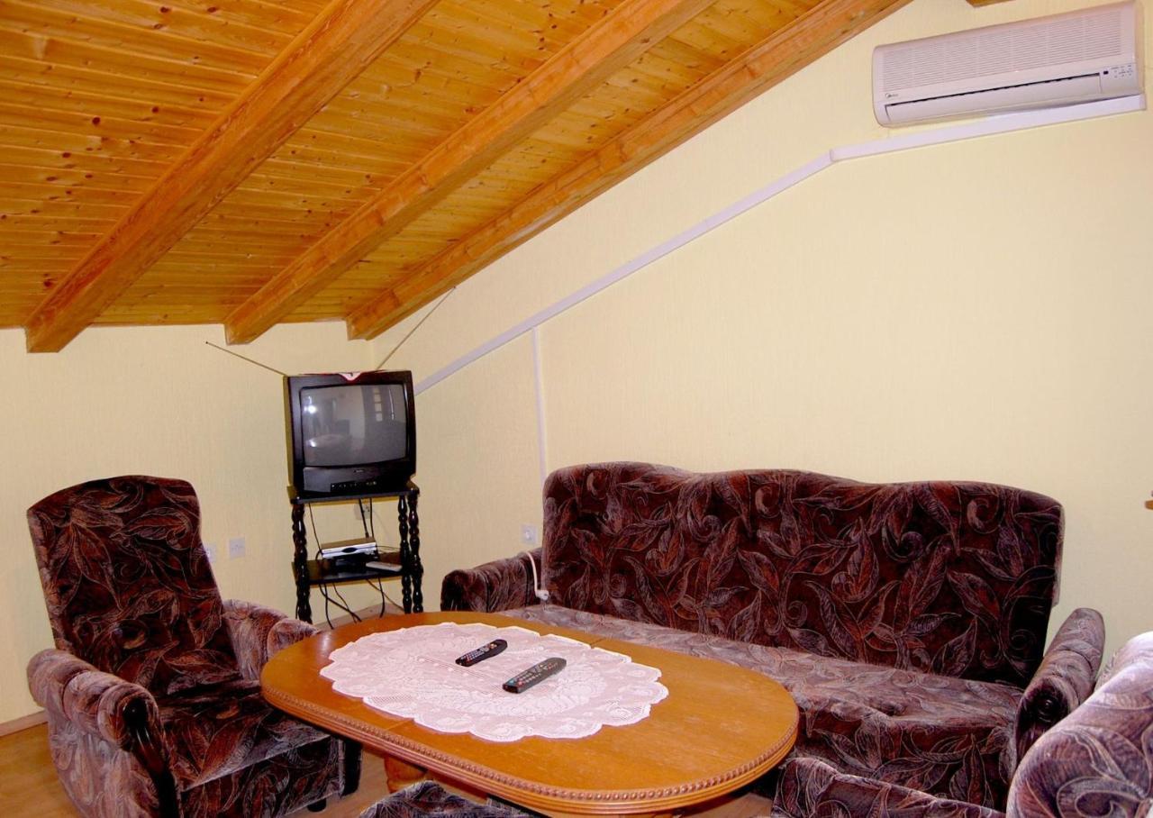 Apartment Ivan By El-Pi Tours Malinska Esterno foto